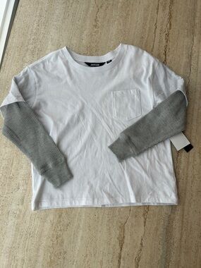 NEW 🆕 Jackson White Tee with Gray Layered-Look Sleeves with tags